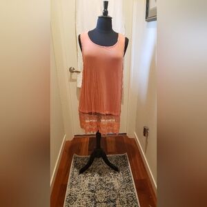 Kaktus Womans Long Coral Tank With Lace Detail